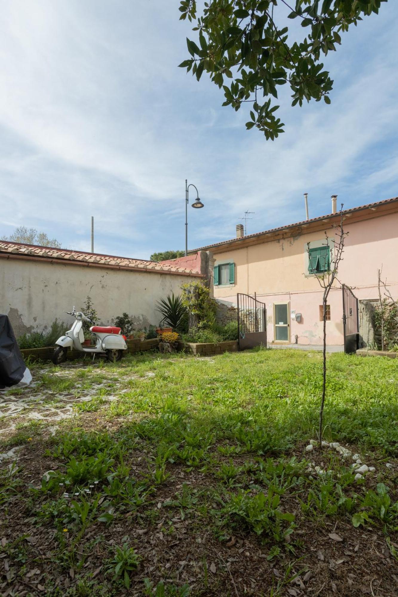 L'Originario Salviano Family Apartment Ливорно Экстерьер фото